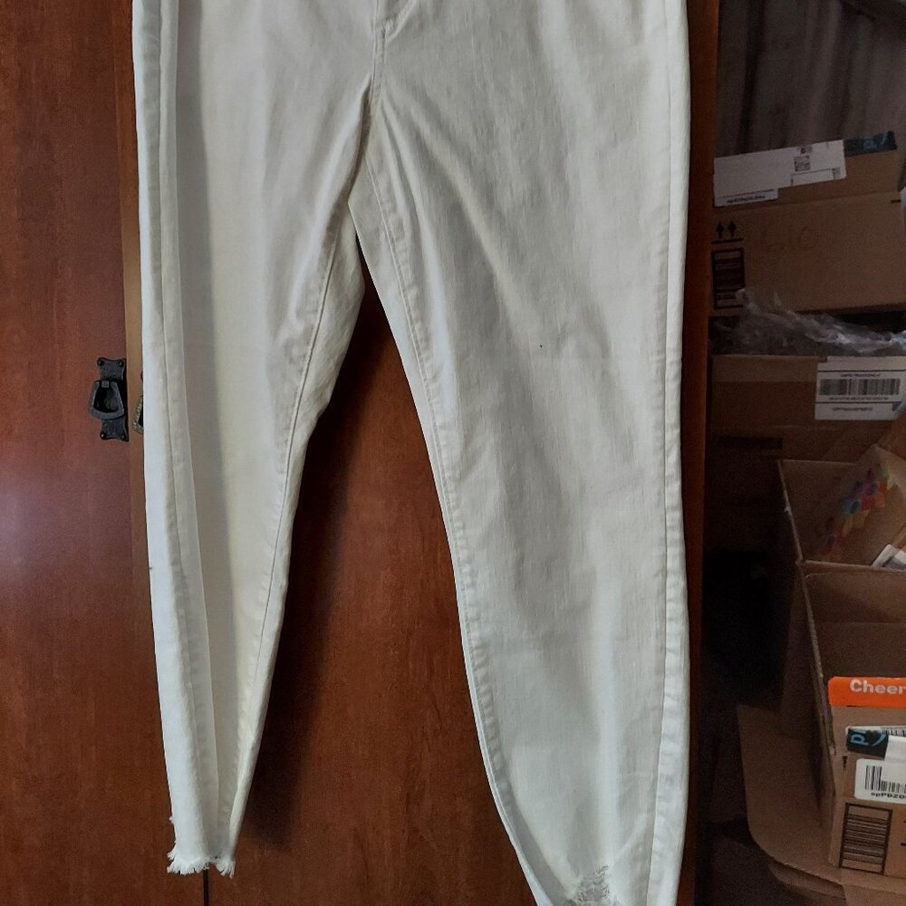 LOFT White Slim Ankle Jeans with Frayed Hem Design size 10